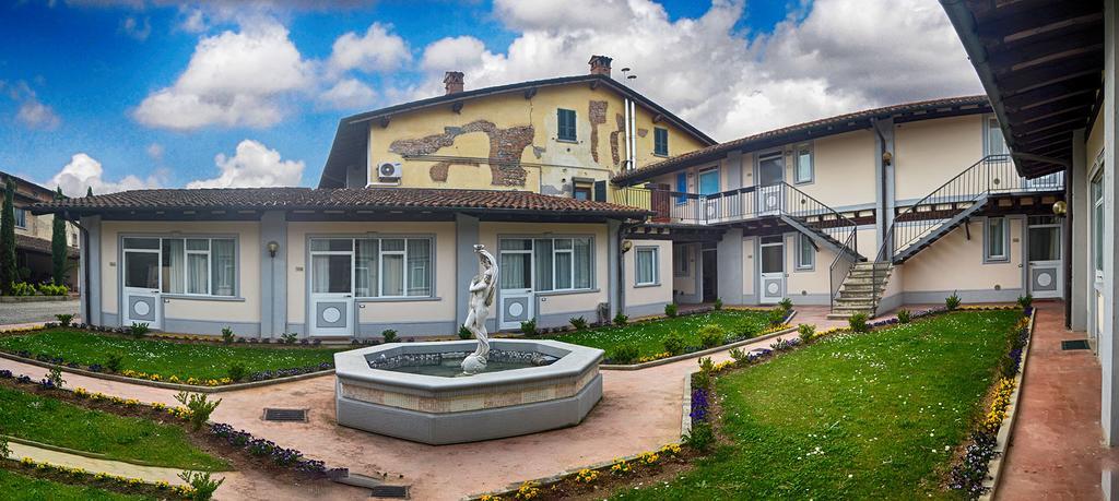 Le Residenze Del Tenore Romano di Lombardia Bagian luar foto